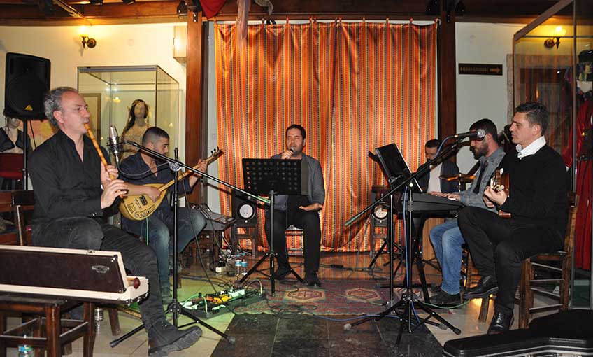 Emre Oral Burç Dinleyenleri Mest Etti