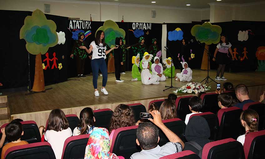 Haydi Çocuklar Tiyatroya