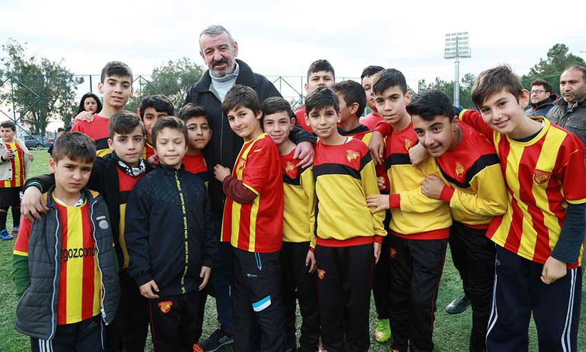 Minik Kramponlar Fethi Sekin Anısına Oynadı