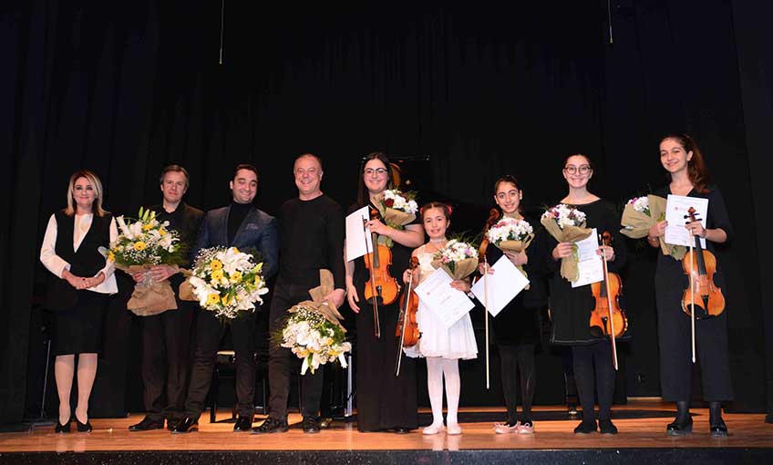 Genç Keman Sanatçıları Büyüledi