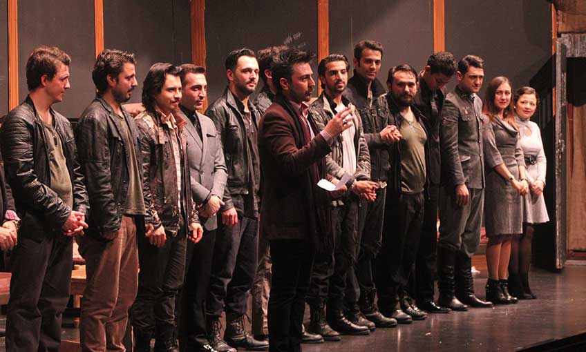 İZPEK ve Sahne Tozu Tiyatrosu İş Birliğinde Tiyatro Günleri Başlıyor