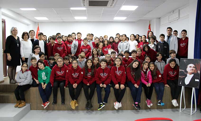 Tanı Kolejinde Şiir Rüzgârı