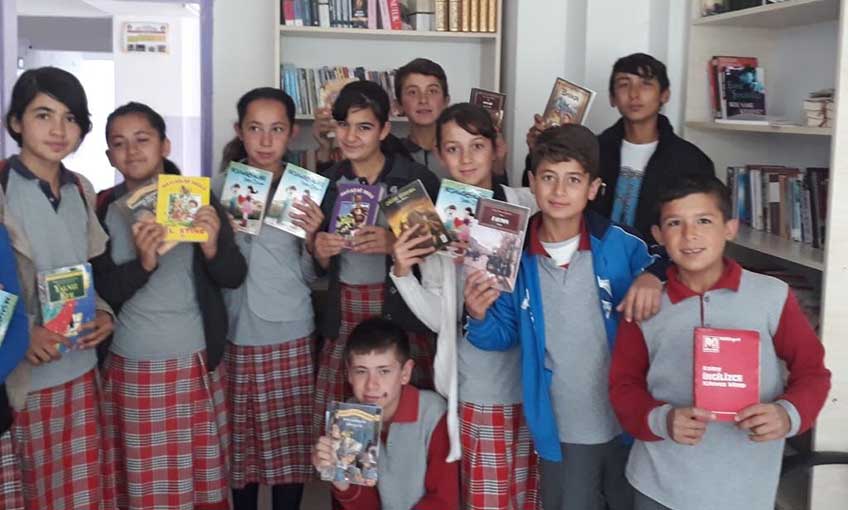 Üçüncü Köy Okuluna Kitaplar Ulaştı