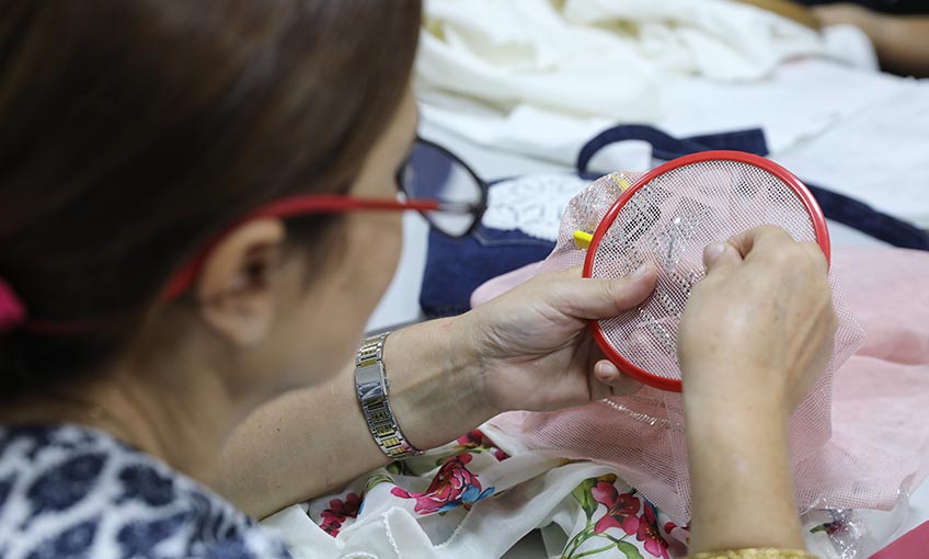 Unutulan nakış sanatları Buca’da canlanıyor