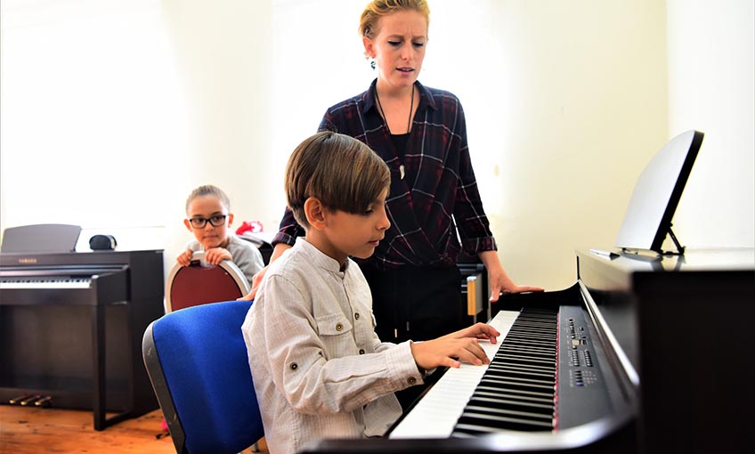 Bornova Belediyesi’nin piyano kurslarına yoğun ilgi
