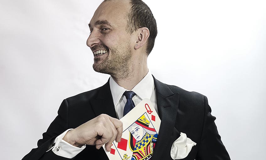 Dünyanın En iyi Sihirbazı Arkas Sanat Merkezi’nde!