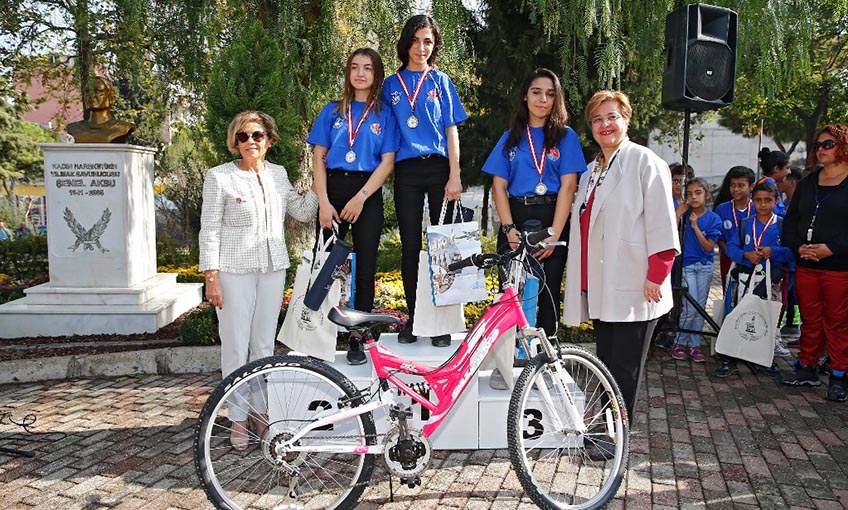 Çocuklar Şenel Aksu için koştu