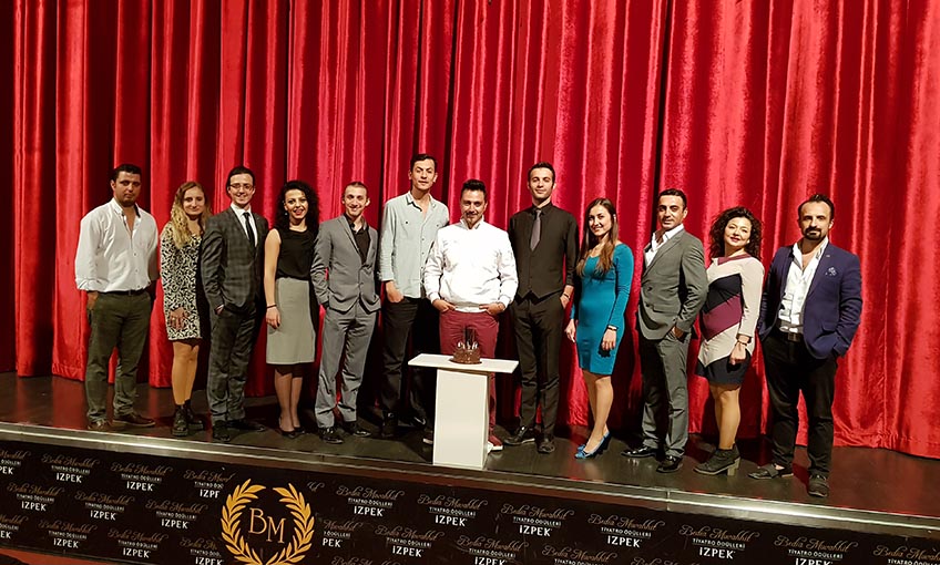 Sahne Tozu Tiyatrosu 14 yaşında