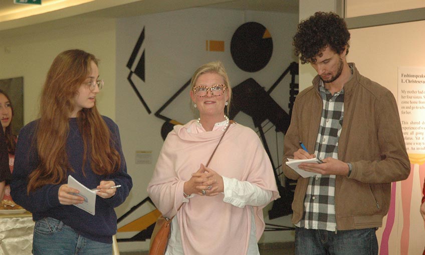 Ege Üniversitesinde “Moda Kadın Dayanışmasını Yansıtır” Sergisi