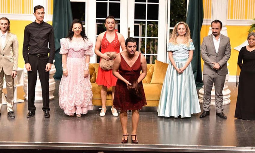 O deyim İzmir'de gerçek oldu: Seyirci gülmekten bayıldı