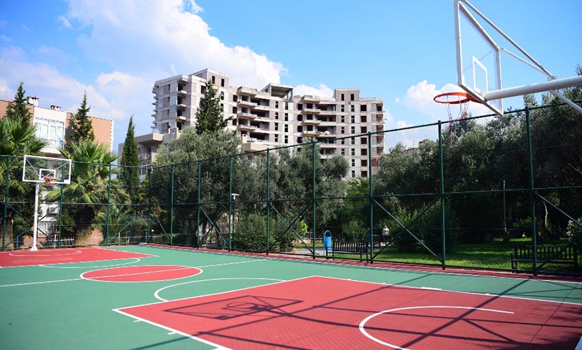 Bornova’da her mahalleye basketbol sahası