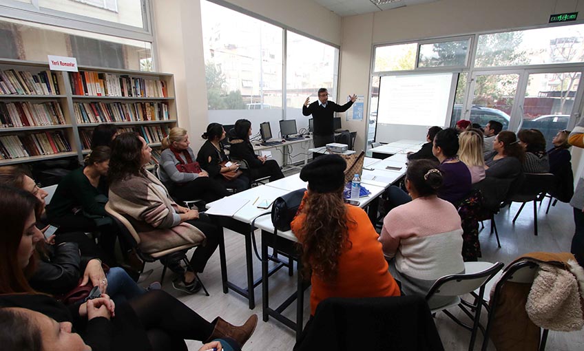 Bayraklı’nın kütüphanelerine ‘TSE’ belgesi