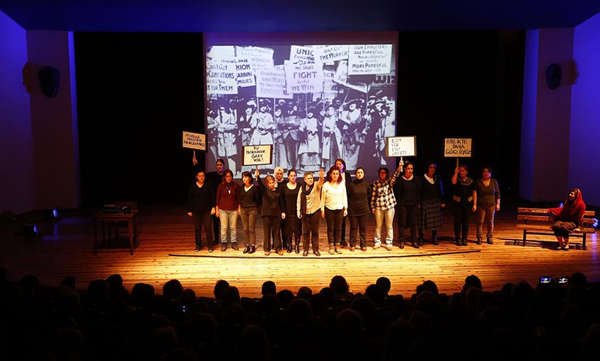 Kelebekler kanat çırptıkça özgürleşecek