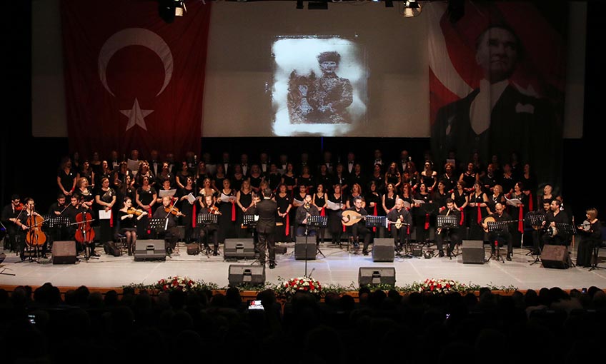 Bayraklı, Ulu Önder Atatürk’ü andı