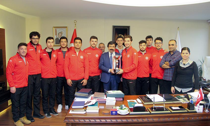 İkçü’nün Ünilig başarısı