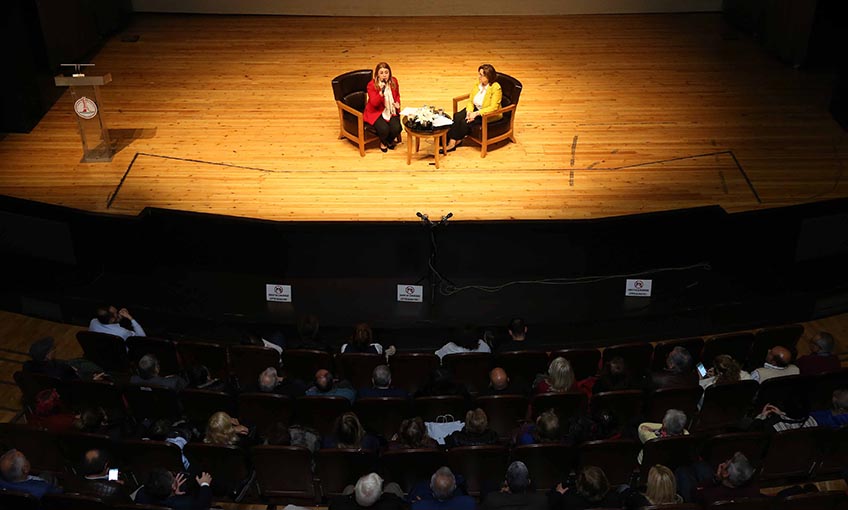 Karşıyaka’da kadının adı var!