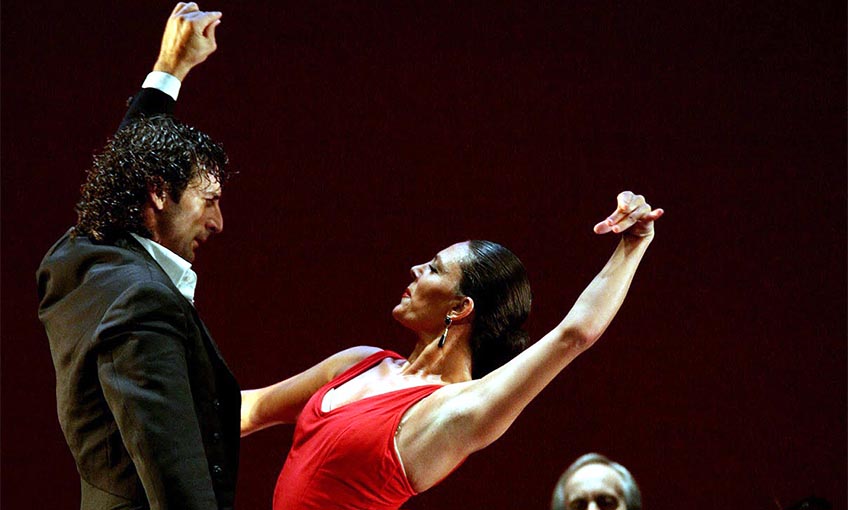 İzmir’de Aşk Başkadır