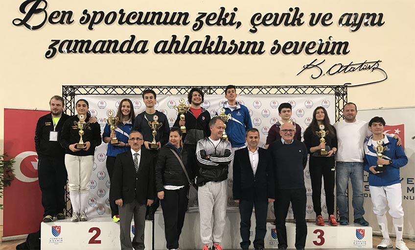 4 Madalyayla Döndüler