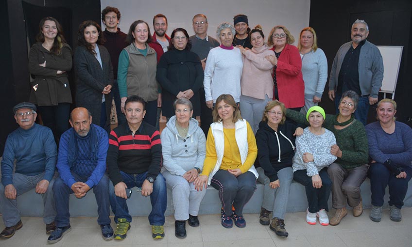 Dikili’de 7’den 70’e Herkese Tiyatro Kursu