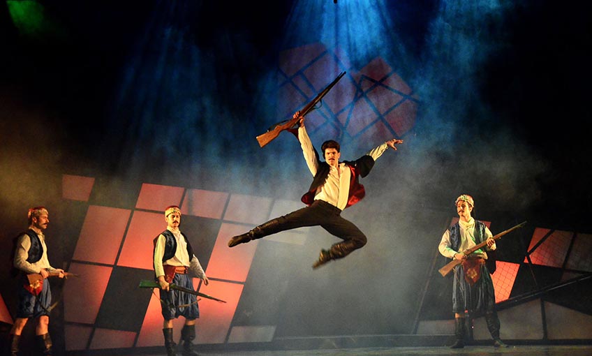 Çakırcalı Efe Dans Tiyatrosu Elhamra Sahnesinde