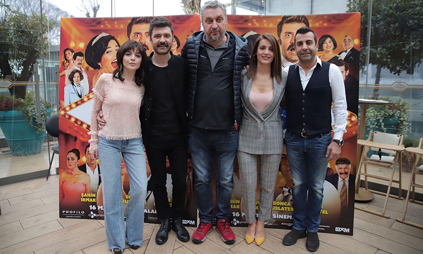 “Düğüm Salonu”nun Oyuncuları Gala İçin İzmir’e Geliyor