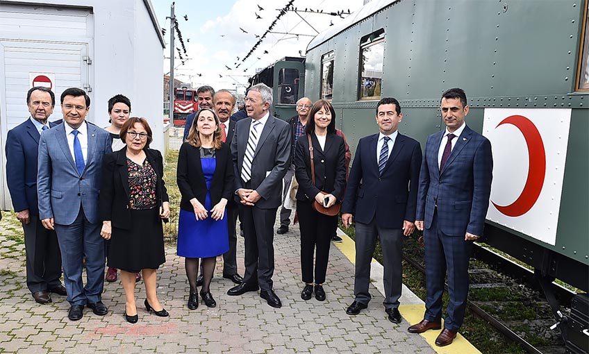 ‘Vagon Hastane’ Sizi Bekliyor