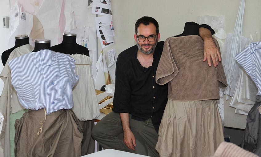 Eski Malzemeler Tasarımla Kıyafetlere Dönüşüyor