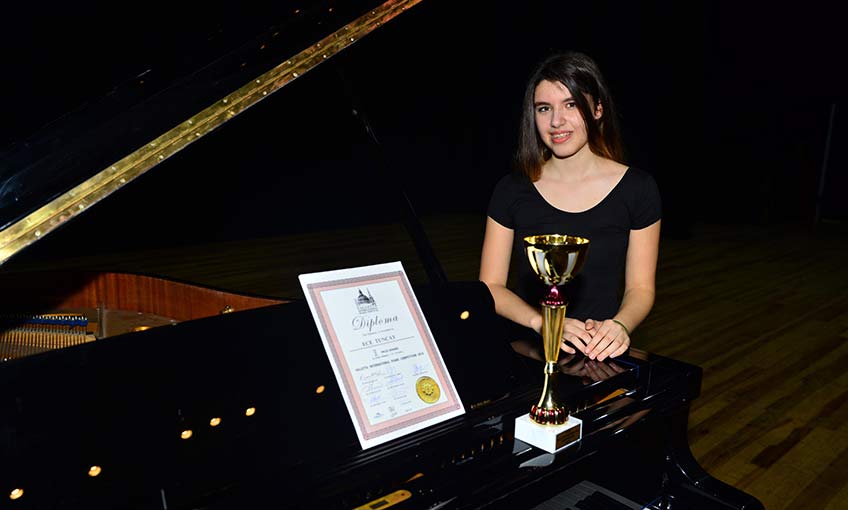 Ece İkincilik Getirdi