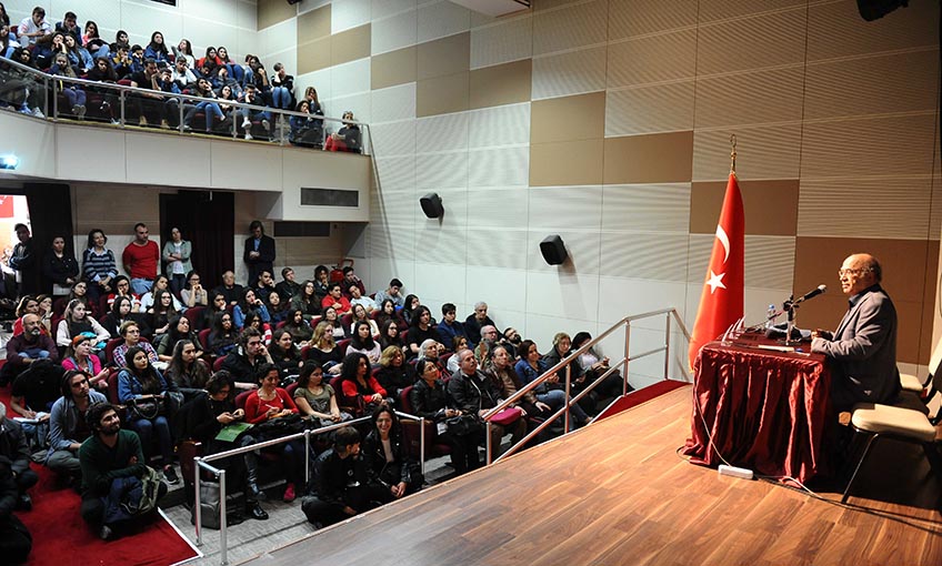 Felsefenin Işığı Karşıyaka’da Yandı