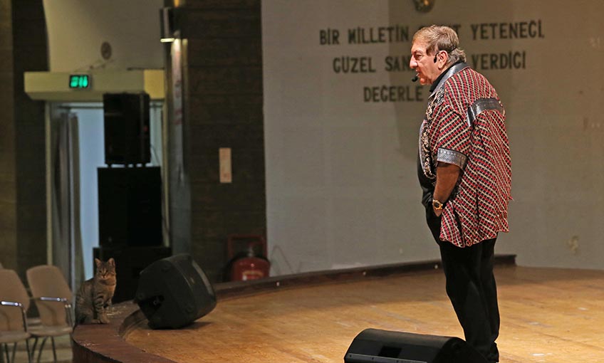 Ali Poyrazoğlu ‘Filizler’ İçin Sahnedeydi