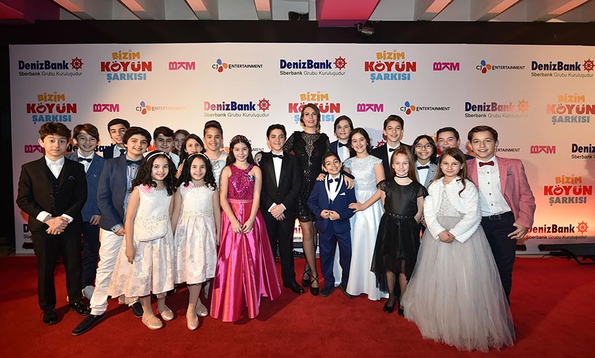 Bizim Köyün Şarkısı Film Ekibi İzmir’e Geliyor