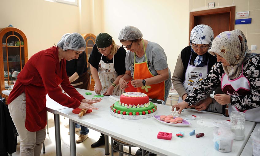 Karşıyaka’da 5 Bin Kişiye Ücretsiz Kurs 