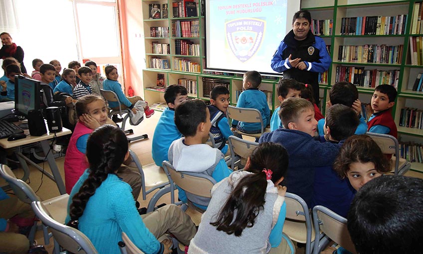 Bayraklılı Çocuklara 'Trafik' Eğitimi