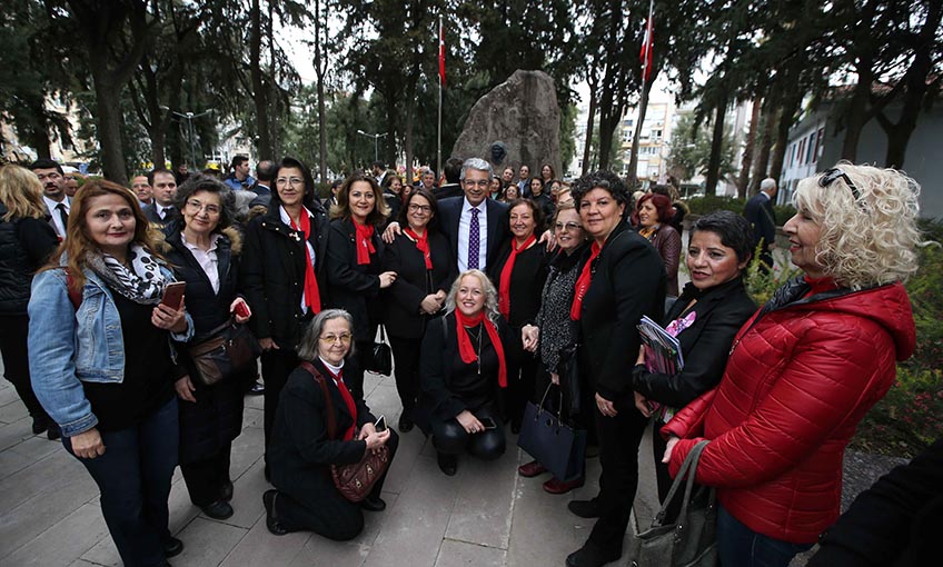 Karşıyaka Zübeyde Anne’yi Unutmadı
