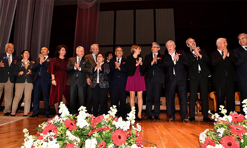 Kadına Şiirli Destek