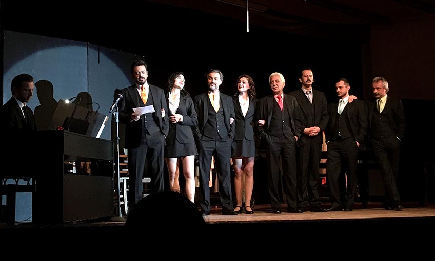 Tiyatronun yıldızları Karşıyaka’dan geçti