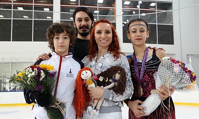 Bir kupa, iki şampiyon