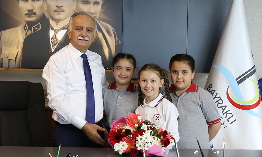 Başkan Karabağ çocukları ağırladı  