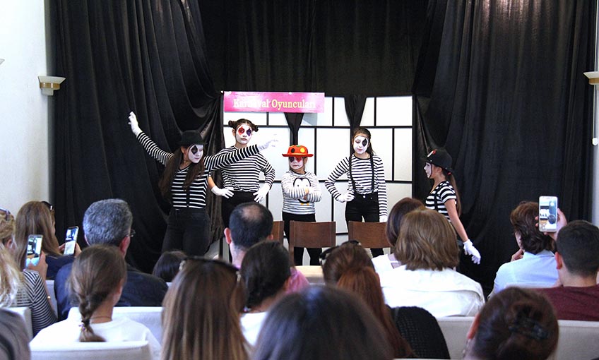 Buca Çocuk Meclisi sanata damgasını vurdu