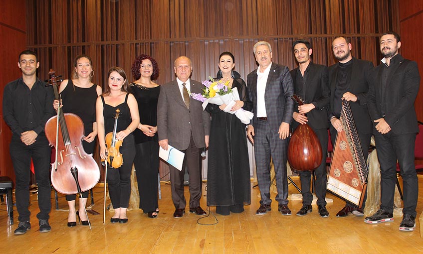 Gülses, Sesiyle Ege’yi Büyüledi