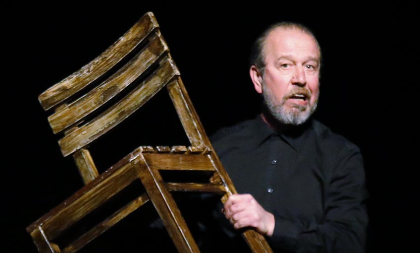 ‘Gölgesinde Çınarın’ Konak’ta Sahnelendi