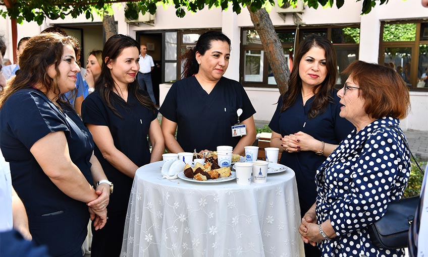 Hemşireleri unutmadı  