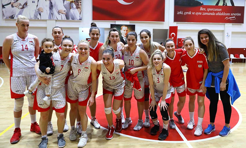 Bayraklı’nın perileri play off’ta