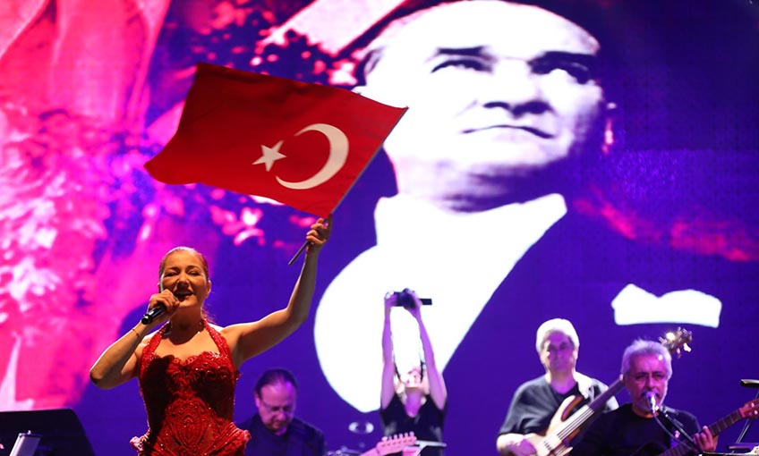 Bayraklı’da 19 Mayıs coşkusu