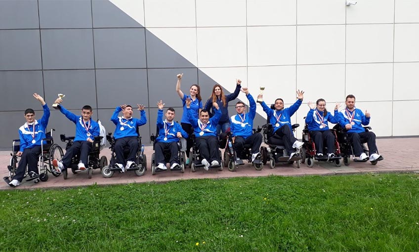 5 madalya ile döndüler  