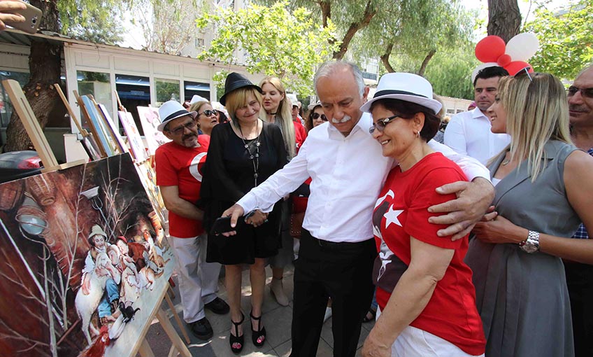 Bayraklı'da resim sergisi