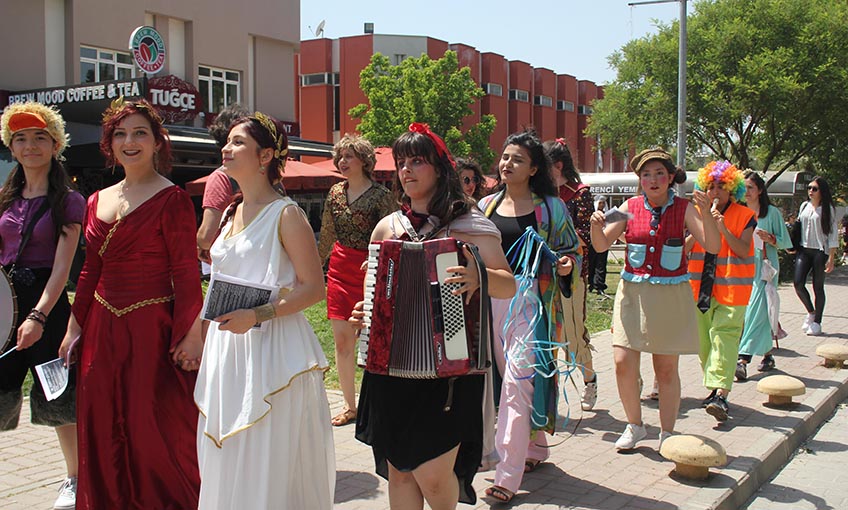 Ege’de “22. Tiyatro Günleri” başladı