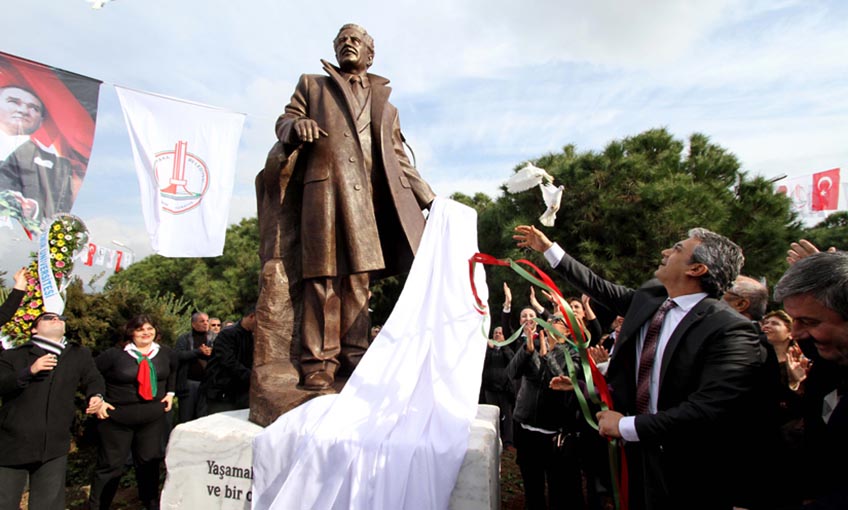 Ulusal onur Nâzım Hikmet  