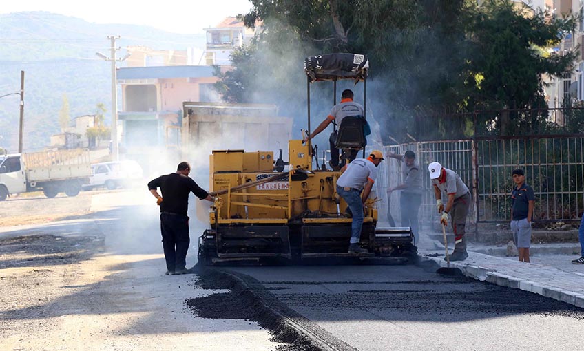 Karabağlar’da asfalt çalışmaları aralıksız devam ediyor