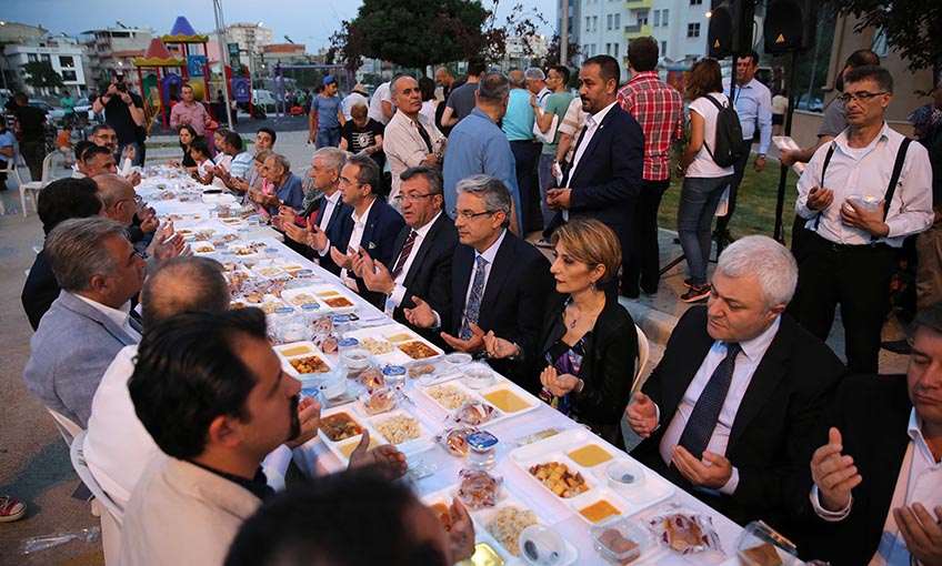 Örnekköy’de 2 bin kişilik iftar sofrası
